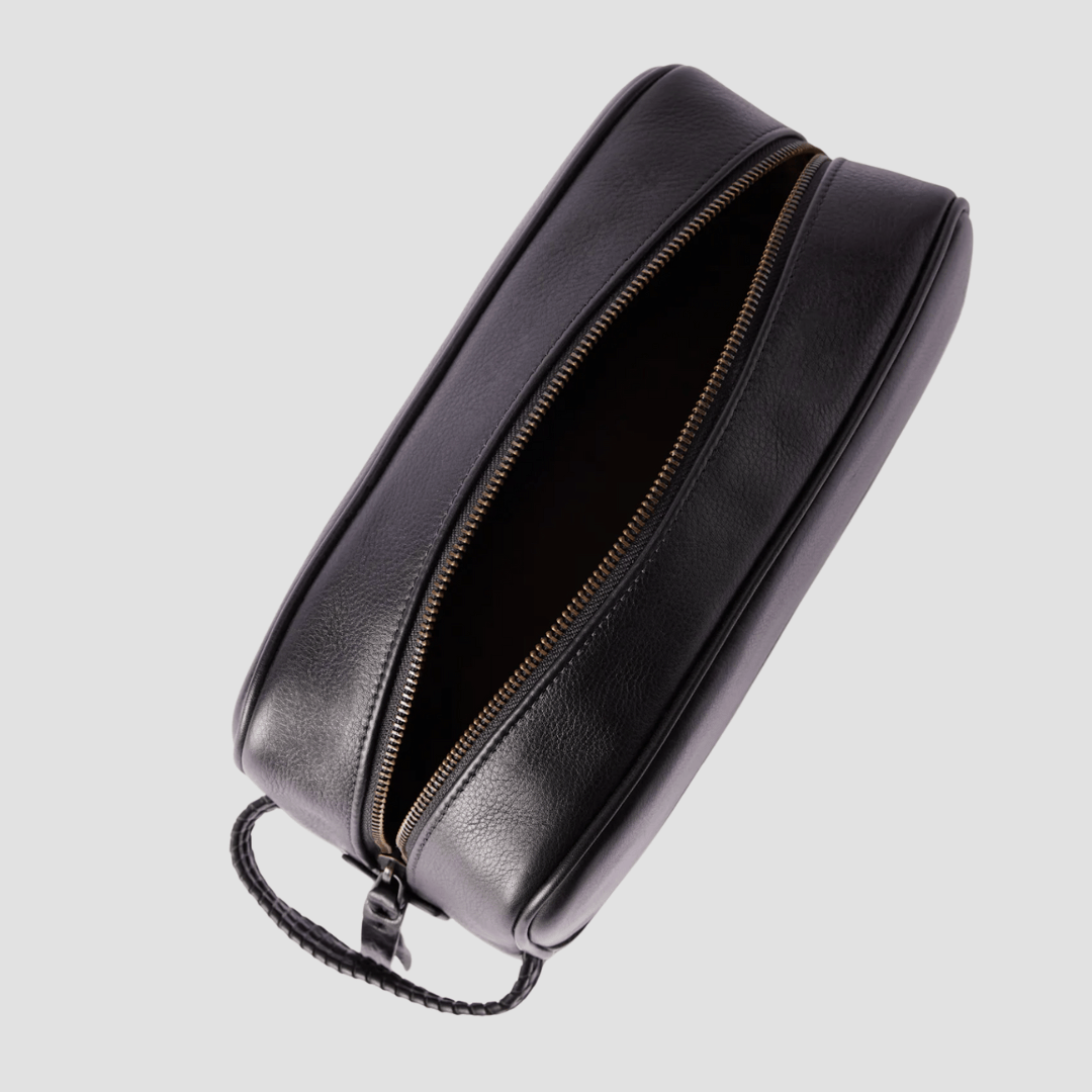 R.M. Williams Farrier Signature Washbag in Black Leather - In Store Only