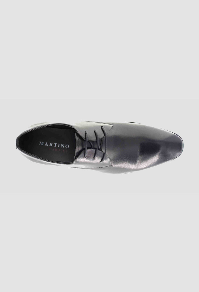 a birdseye view of the shoe shape and lace up detail of the martino carolus leather lace up shoe in black FM194B