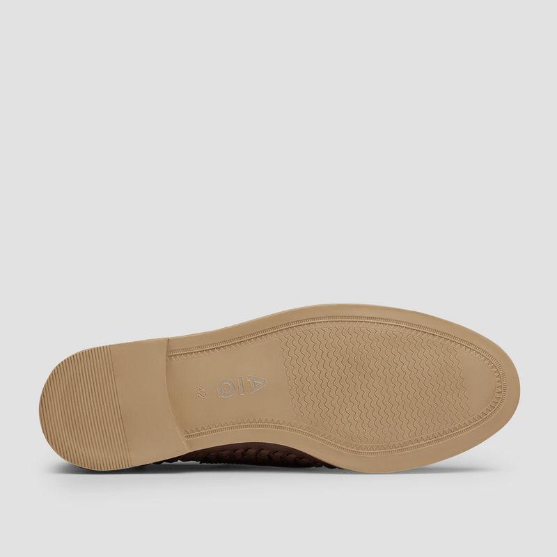 the rubber sole of the aquila rowan mens casual shoe