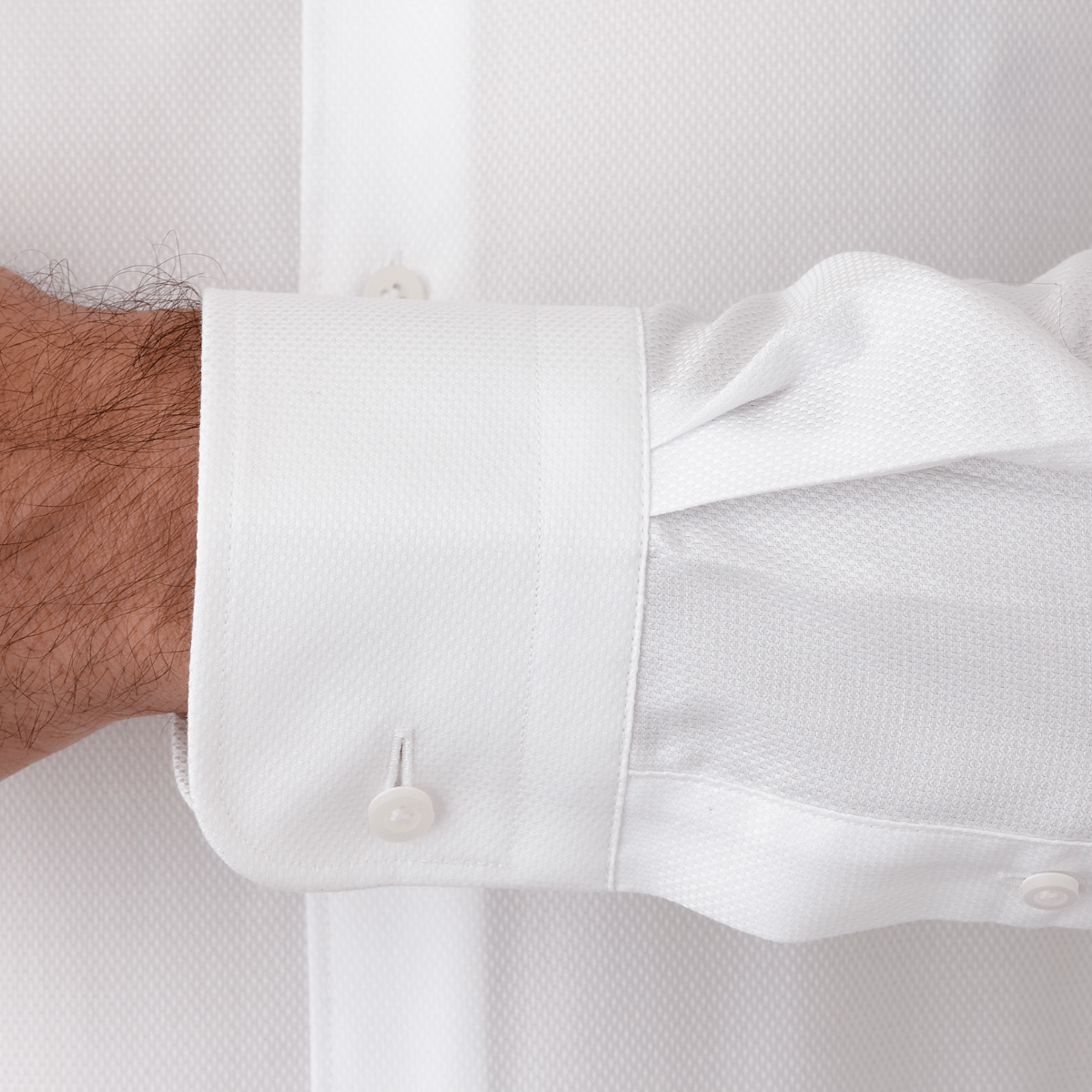 the single regular cuff of the bentleigh mens shirt in white