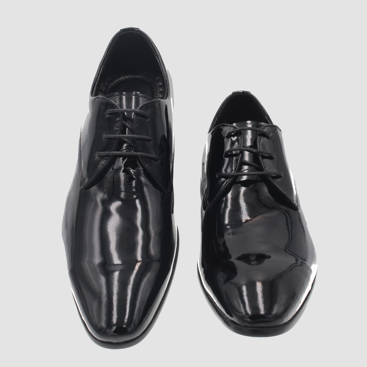 A mens dress shoe with an elevated style. Wear this as a wedding suit shoe or with a formal tuxedo for events.