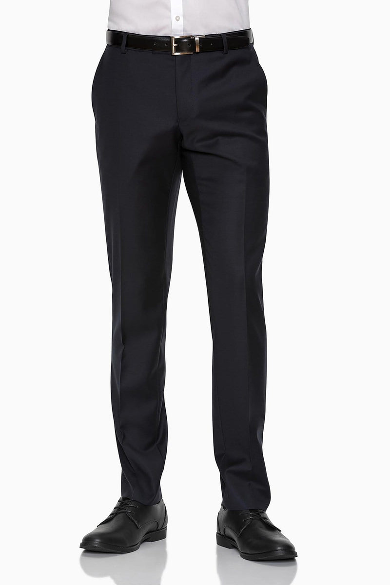 the front of the gibson slim fit caper trouser in navy blue with a white shirt tucked in