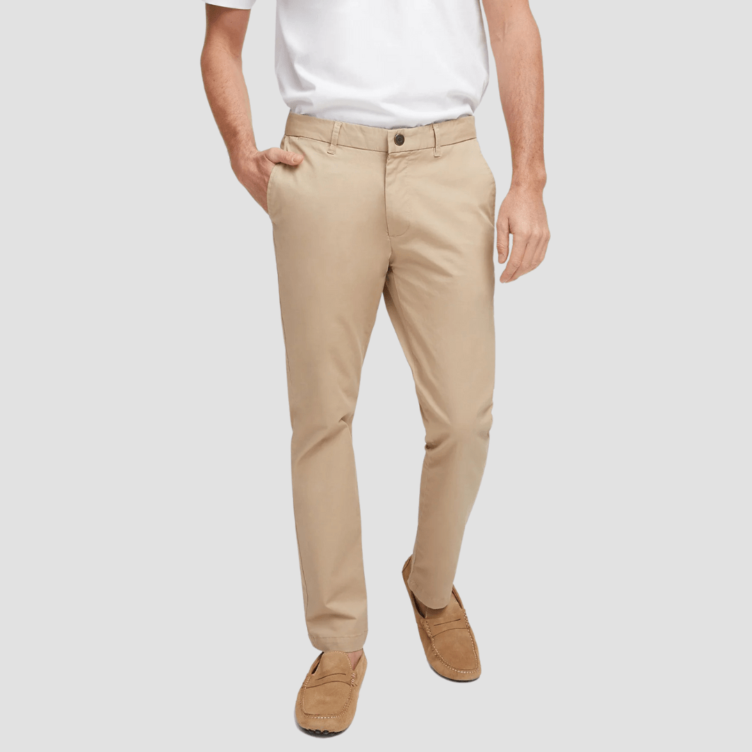Howard Hudson Tailored Fit Brunswick Chino in Sand
