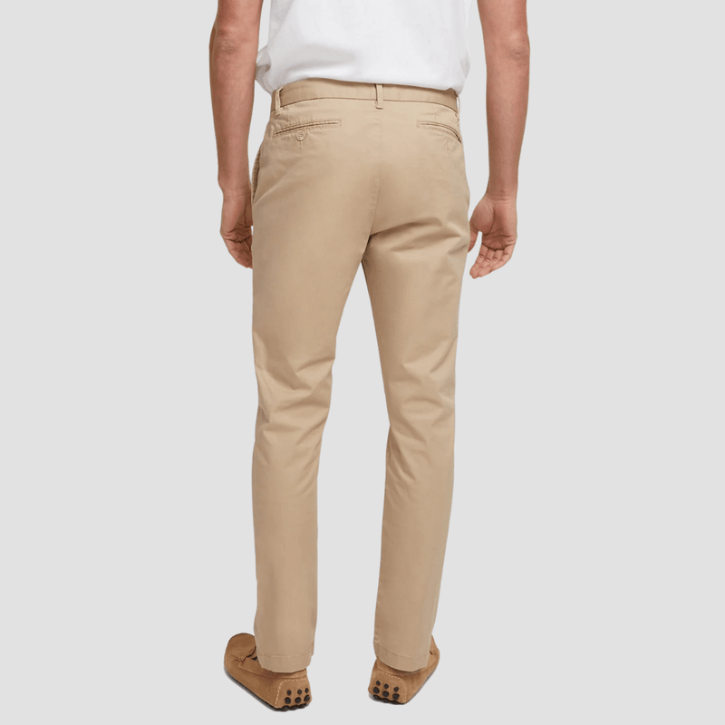 Howard Hudson Tailored Fit Brunswick Chino in Sand