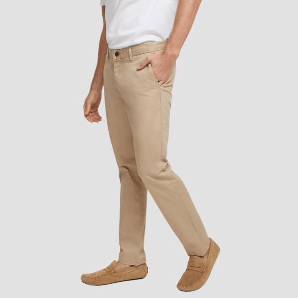 Howard Hudson Tailored Fit Brunswick Chino in Sand