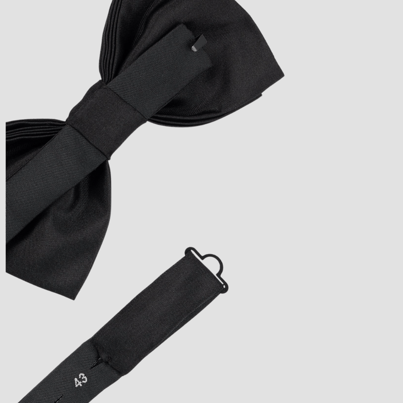 Hugo Boss Pure Silk Jacquard Bow Tie in Black