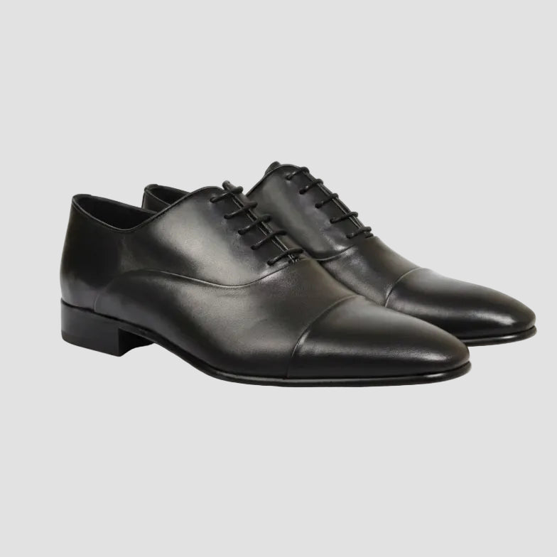 Brando Austin Oxfords in smooth vegtan leather with a chiselled toe, waxed laces and leather sole. 