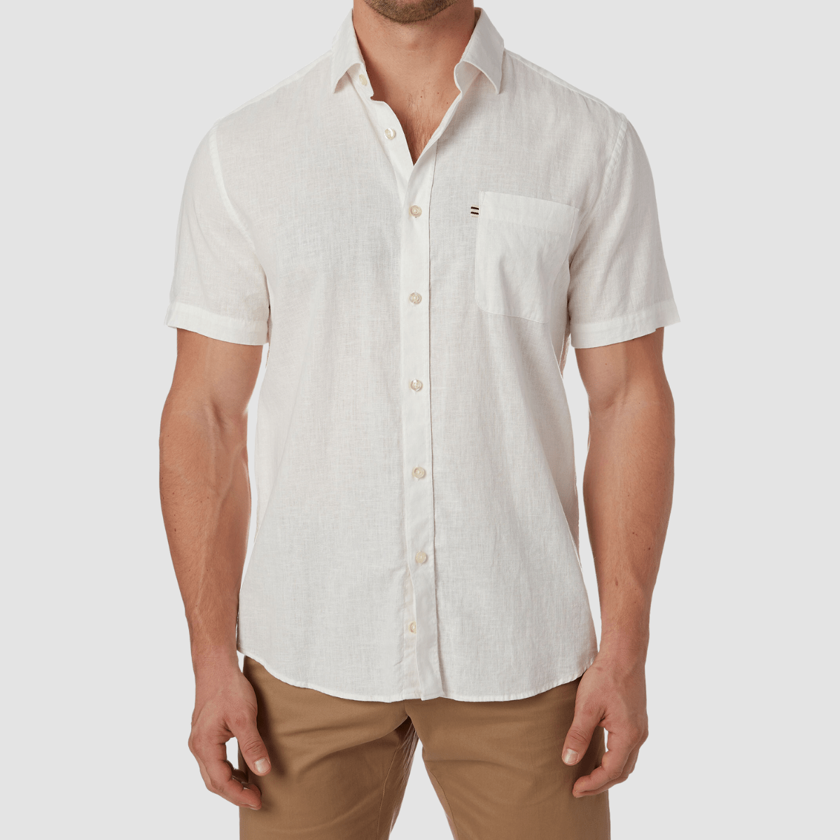 Men’s Vacay soy‑white linen‑blend shirt with short sleeves, regular collar and garment‑washed softness.