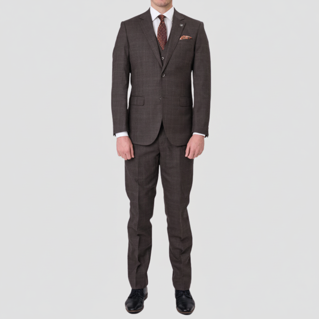 Tailored brown micro‑design suit in Super 120s Merino wool. A lightweight Savile Row classic with a peak‑lapel jacket and slim trousers, perfect for business or events.