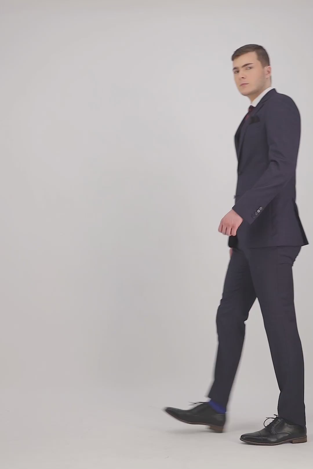 Tailored navy wool suit for big men by Savile Row, crafted in Super 110’s Merino with a refined Euro finish.