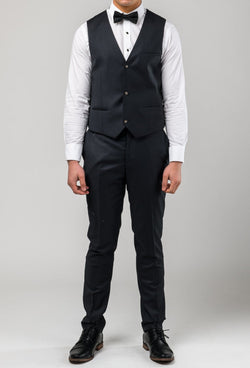 the front view of the Aston slim fit moores vest in charcoal A029301V-NL