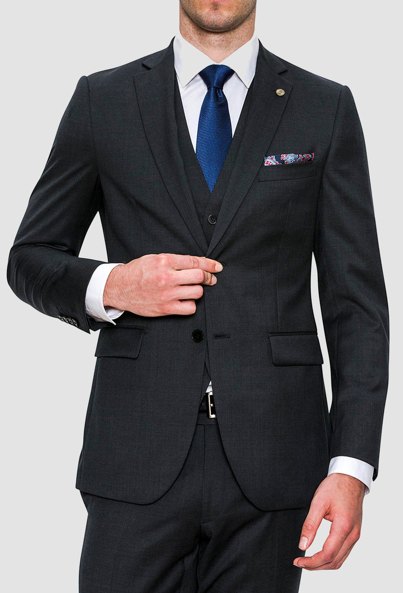 A front on view of the Joe Black slim fit anchor suit in charcoal pure wool FCZ027 including the single breasted lapel detail