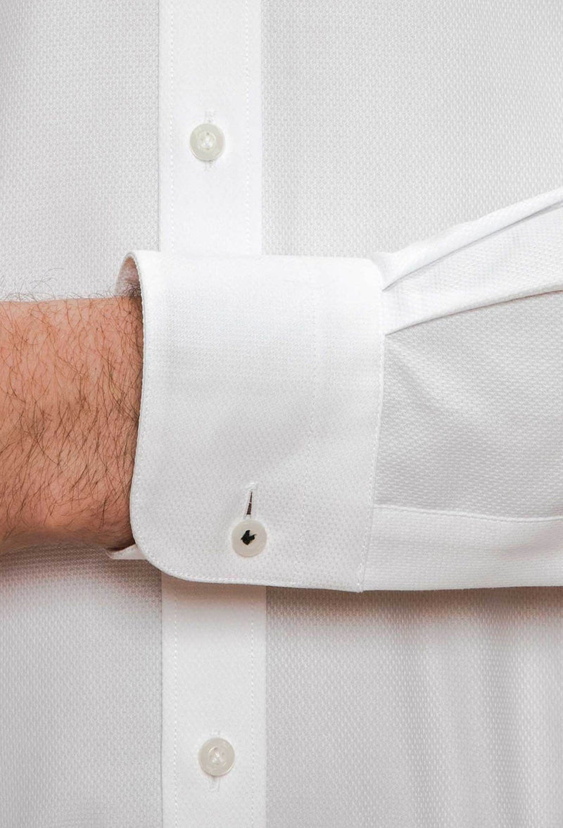 A close up view of the cuff and button detailing on the Joe Black slim fit pioneer shirt in white pure cotton FJD044
