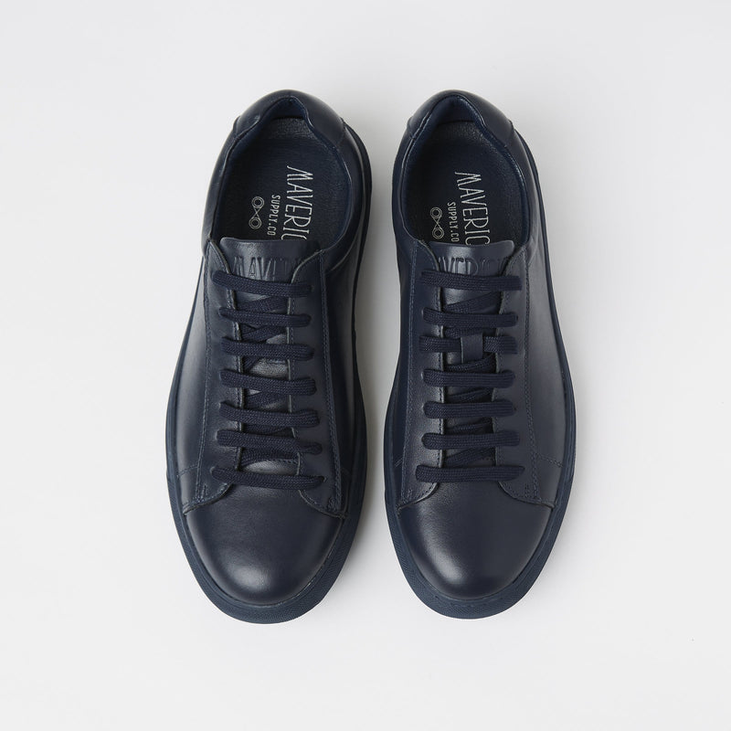 the mavericks mens leather sneakers in navy blue