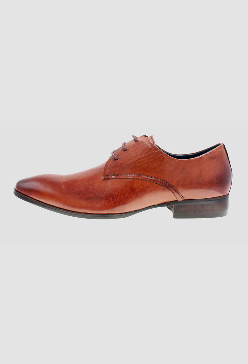 a side on view of the martino carolus leather lace up shoe in dark tan FM194M