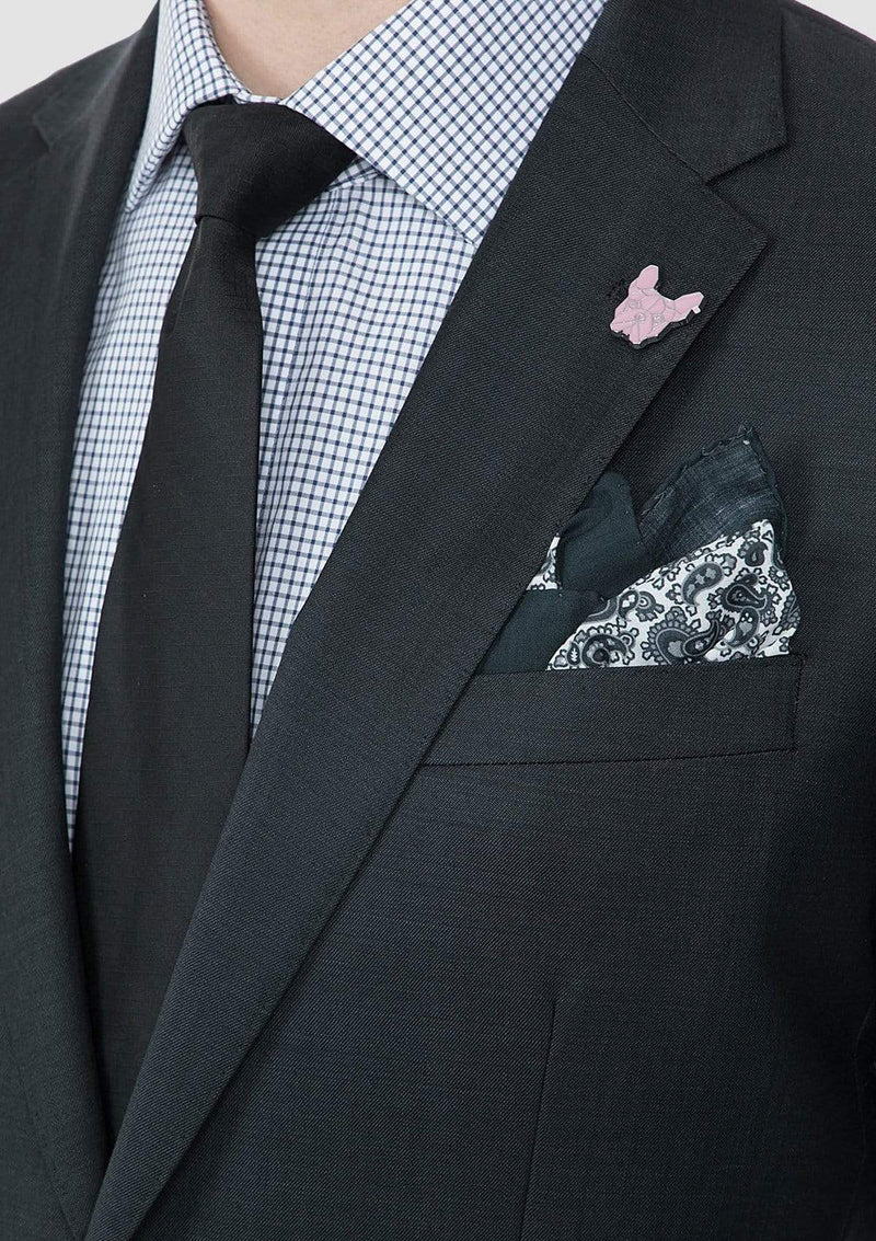 a close up fo the lapel detailing on the gibson slim fit beta suit in charcoal pure wool FG1614