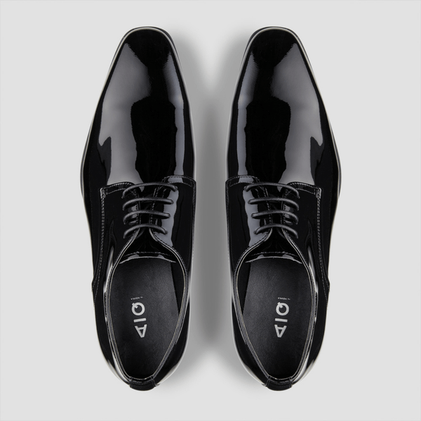 aquila patent leather dress shoe for men with black leather laces and a white Aquila logo inside