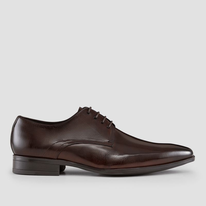 a side view of the classic markus mens brown dress shoes from aquila