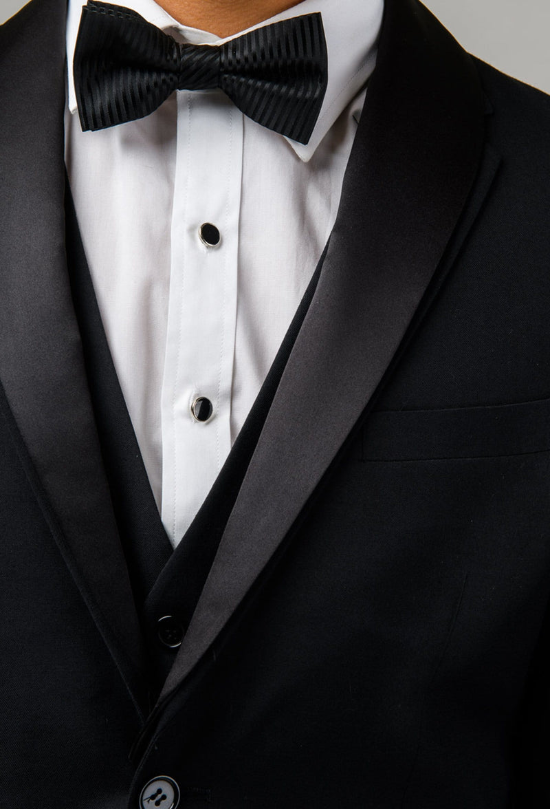 a close up view of the removable satin shawl collar on the Aston slim fit laneport suit jacket in black A019301S