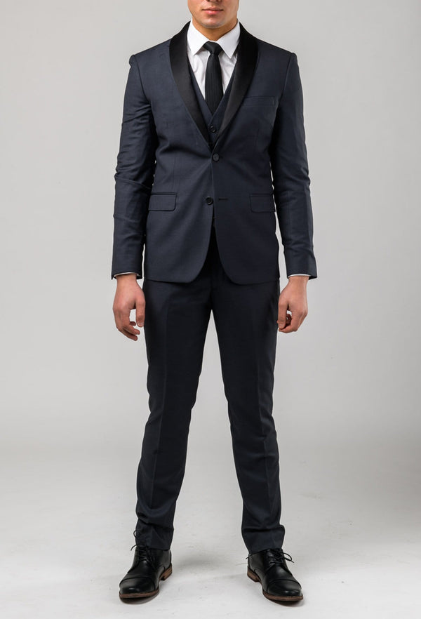 A full length view of the Aston slim fit laneport suit in charcoal A029301S