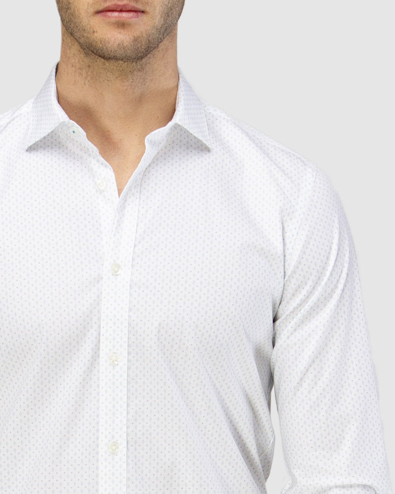 a close up of the white cotton fabric of the career business shirt by brooksfield