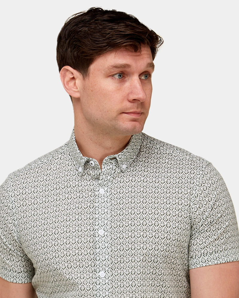 fixed collar design of the mens short sleeve printed shirt in olive green