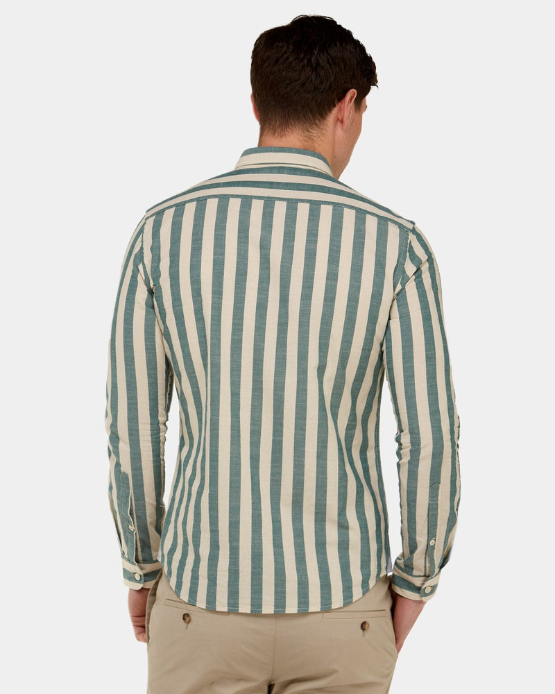 the back view of the brooksfield casual mens shirt showing the slim fit