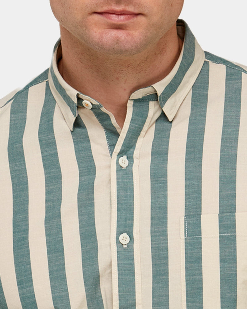 close up of the concealed button down collar of the brooksfield mens casual shirt