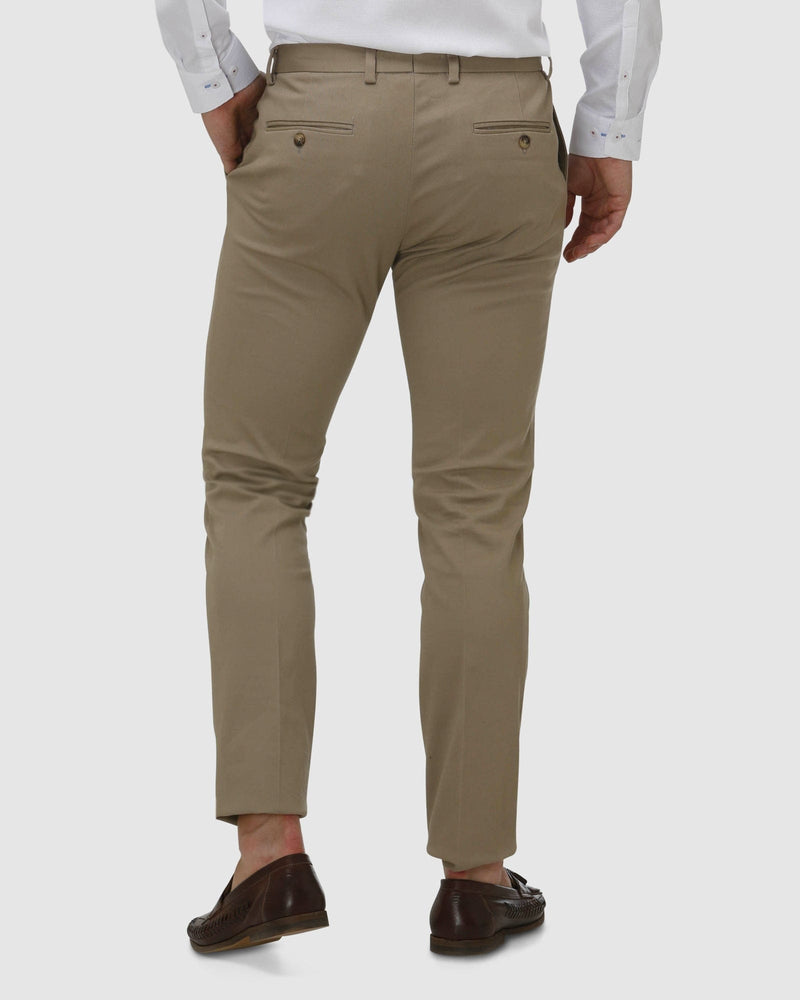 the back pocket detail of the brooksfield mens chino pants in tan