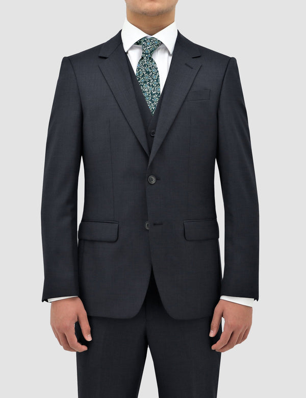 the jacket shape and detail on the classic fit boston michel suit jacket in navy pure wool B704-11