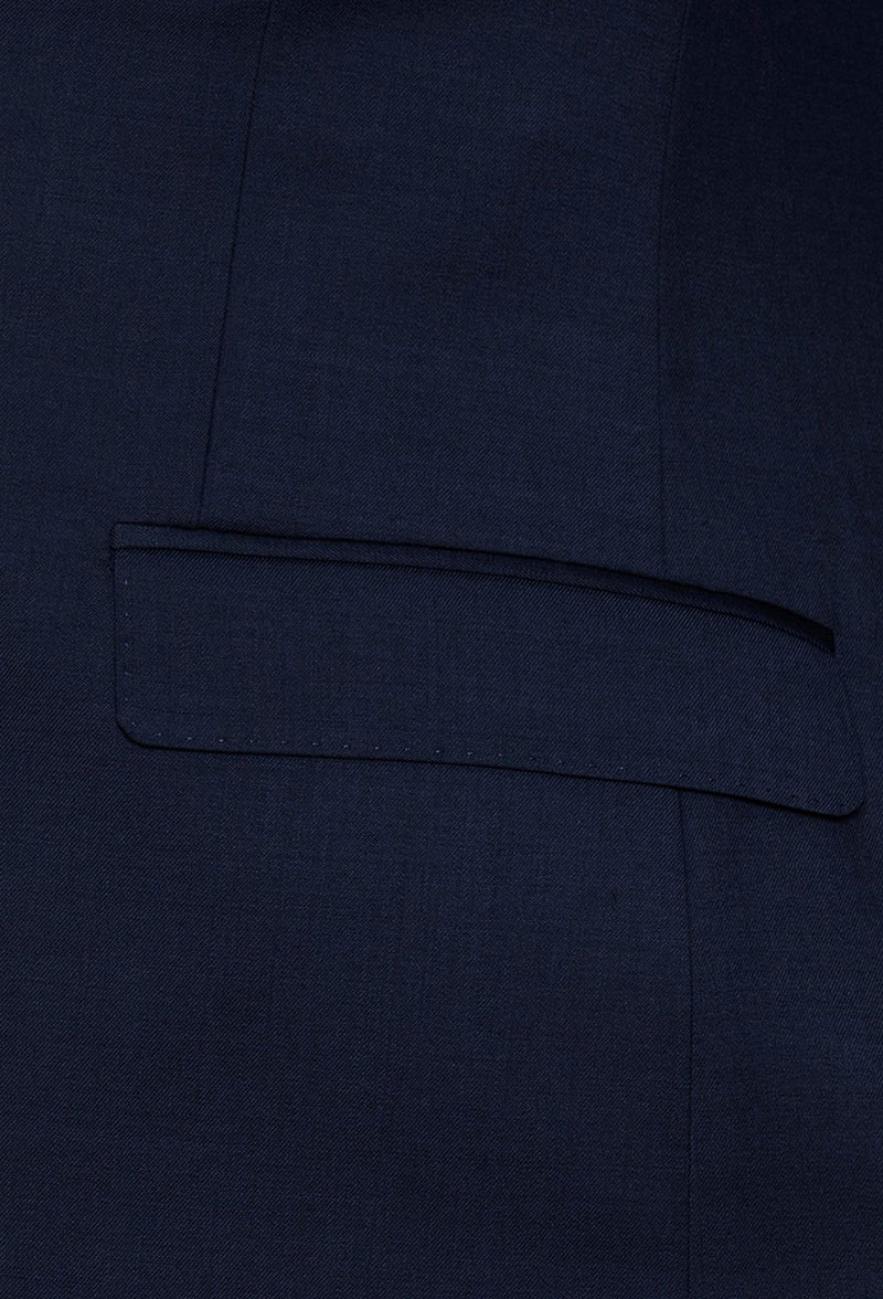 A close up view of the pocket flaps on the Gibson slim fit delirium suit jacket in navy pure wool F3614