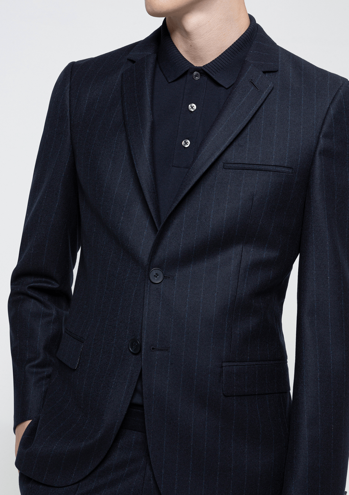 a close up of the notch lapel on the hugo slim fit arti 204 mens suit blazer in navy 50443357