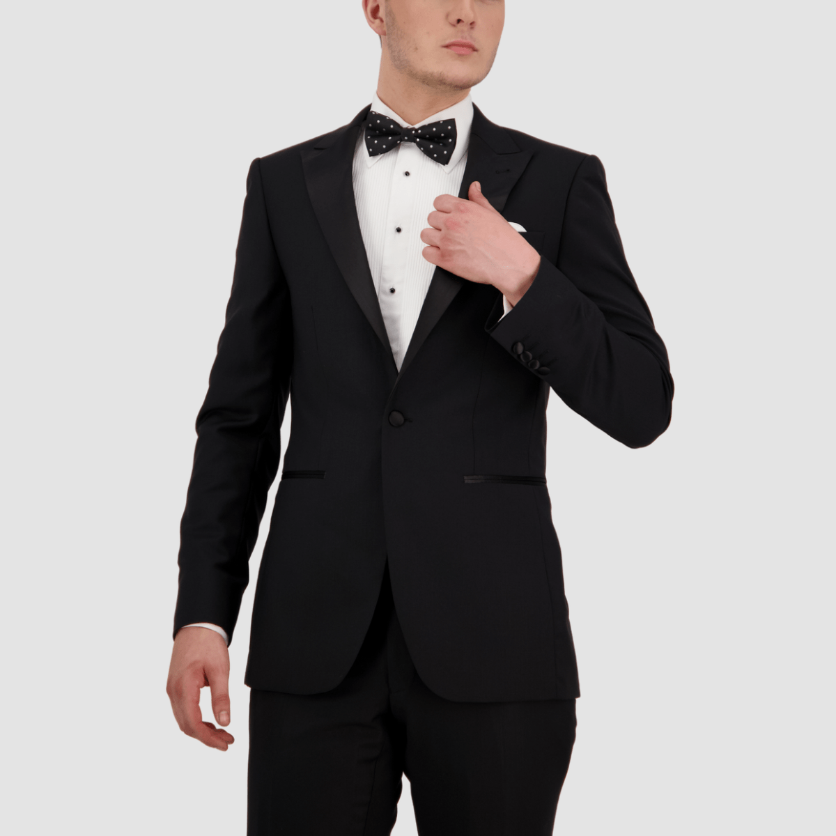 the front of the mens judah peak lapel tuxedo in black